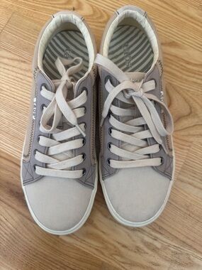 Taos Brand Women’s Neutral Two-Tone Casual Sneakers - Beige & Taupe Size 8.5